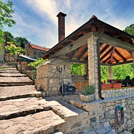 Holiday Home With A Private Pool Podspilje  Bagian luar foto