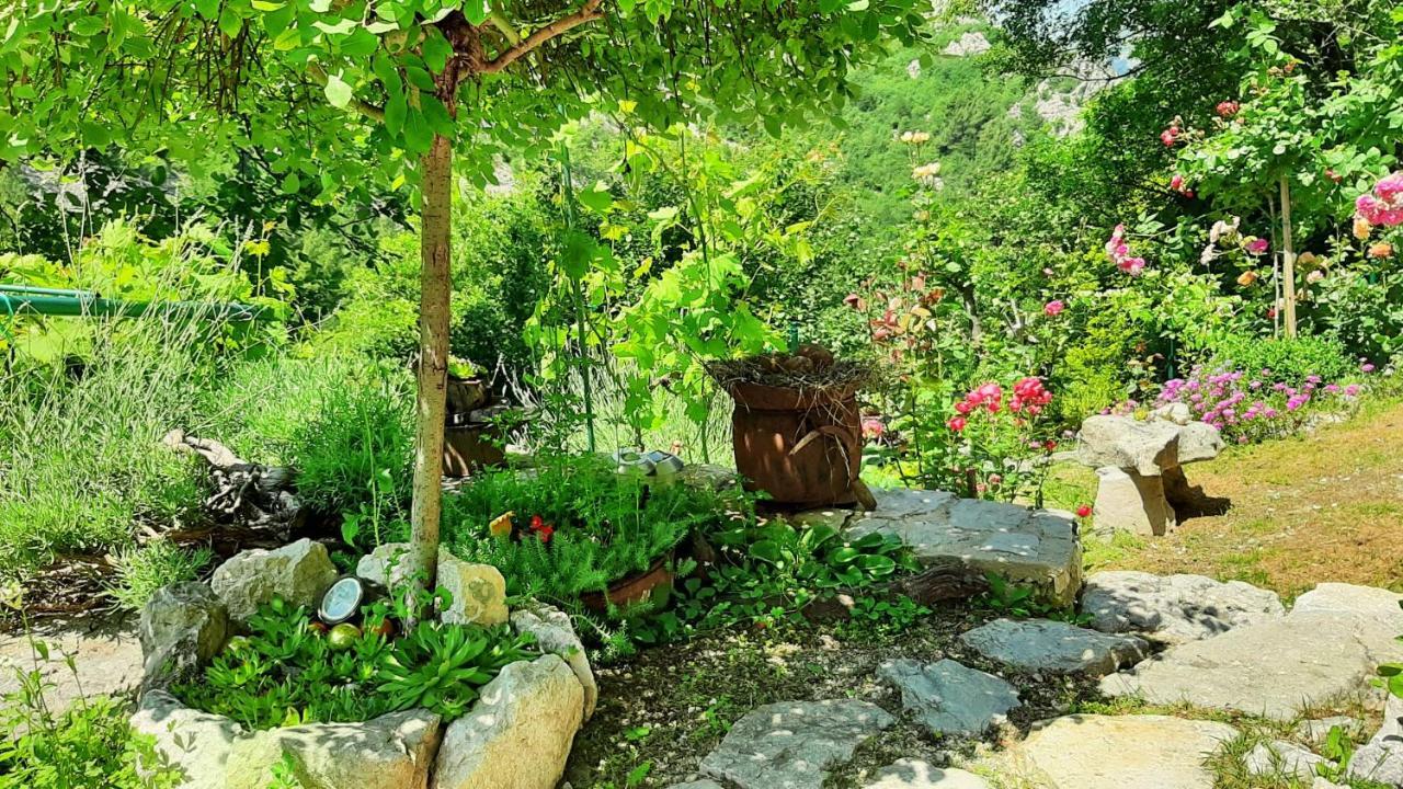 Holiday Home With A Private Pool Podspilje  Bagian luar foto