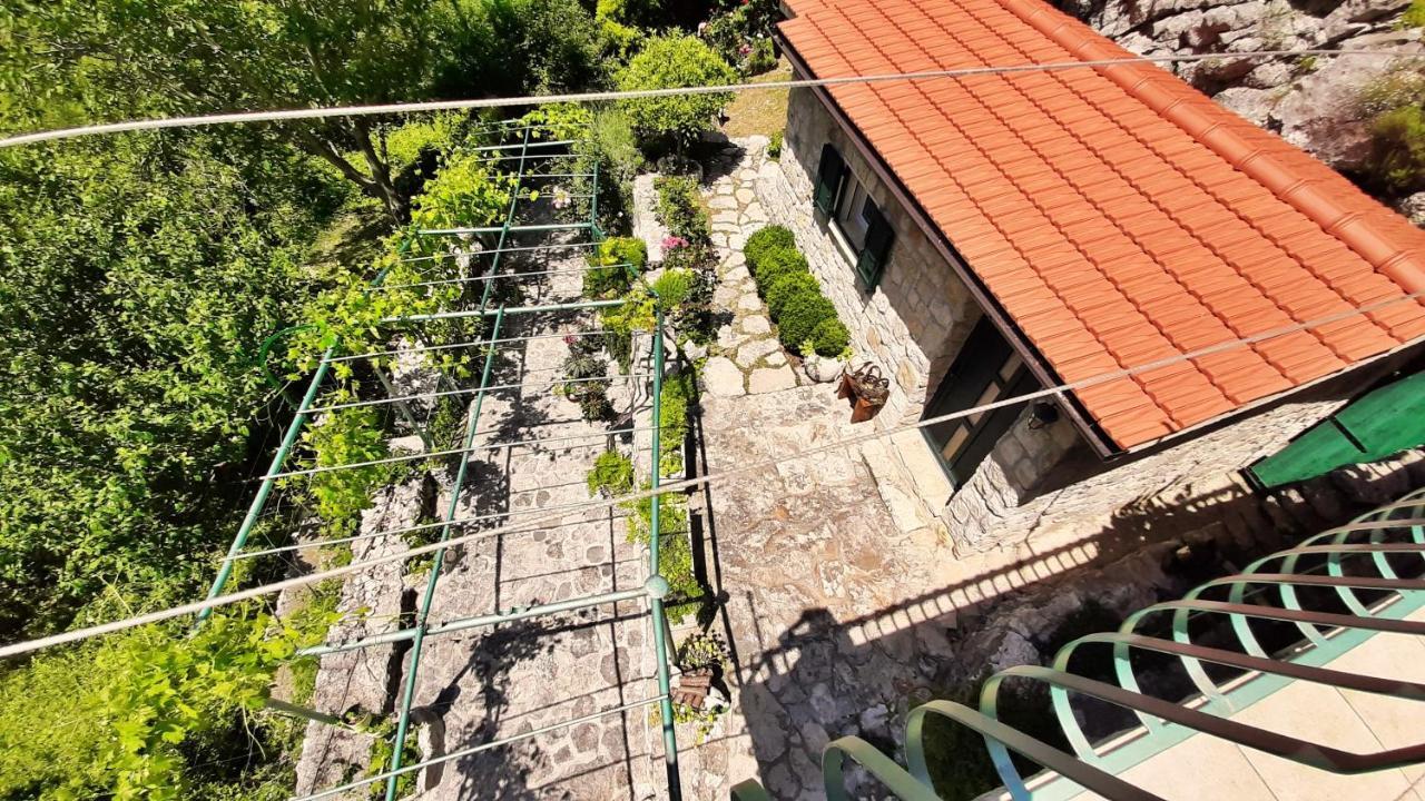 Holiday Home With A Private Pool Podspilje  Bagian luar foto