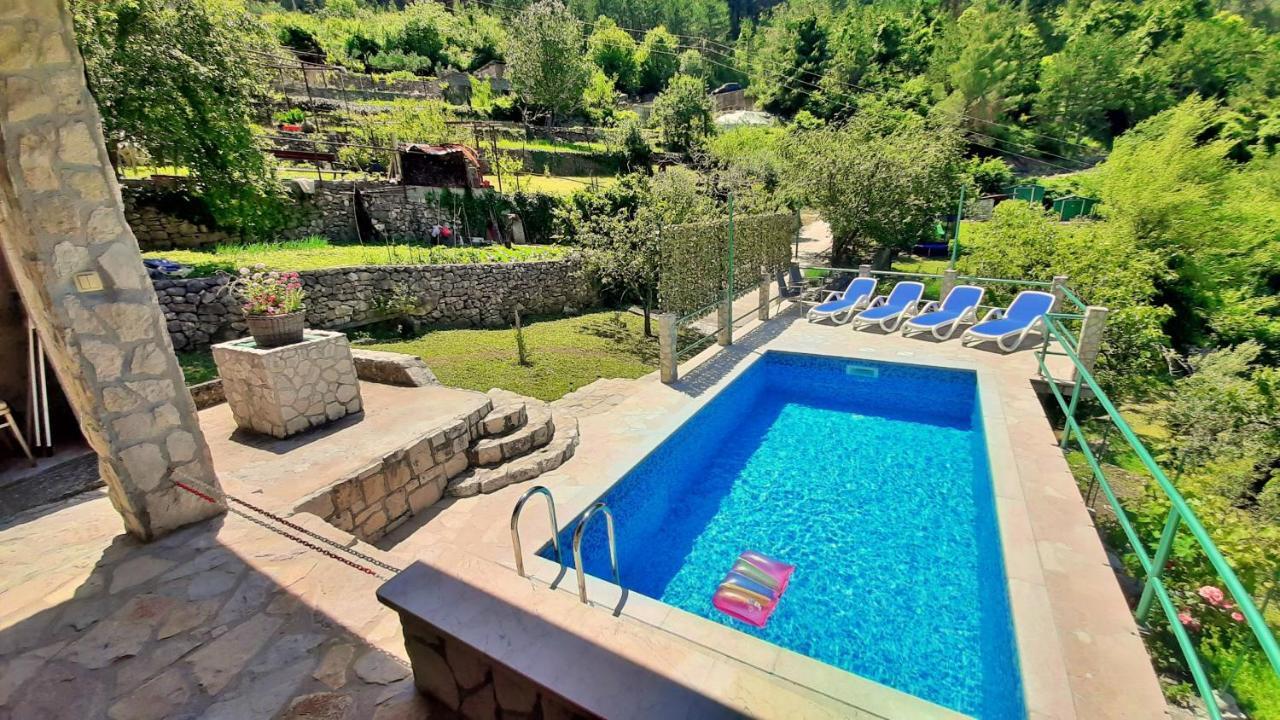 Holiday Home With A Private Pool Podspilje  Bagian luar foto