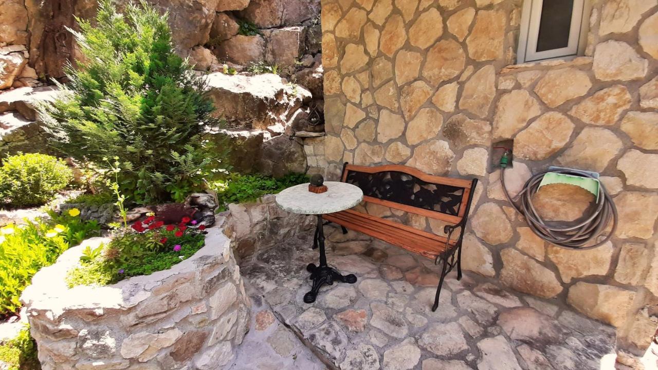 Holiday Home With A Private Pool Podspilje  Bagian luar foto