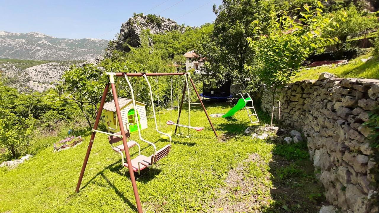 Holiday Home With A Private Pool Podspilje  Bagian luar foto